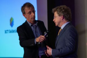 Jan-Willem Vos interviewt gedeputeerde Michiel Scheffer tijdens Nieuwe Tijden
